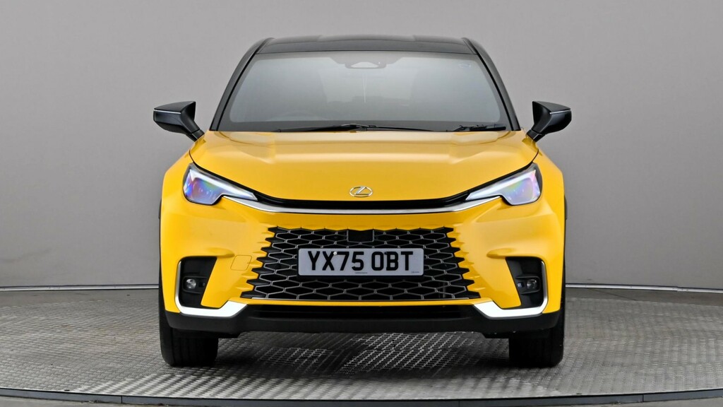 Lexus LBX 1.5 Takumi E-cvt Yellow #2