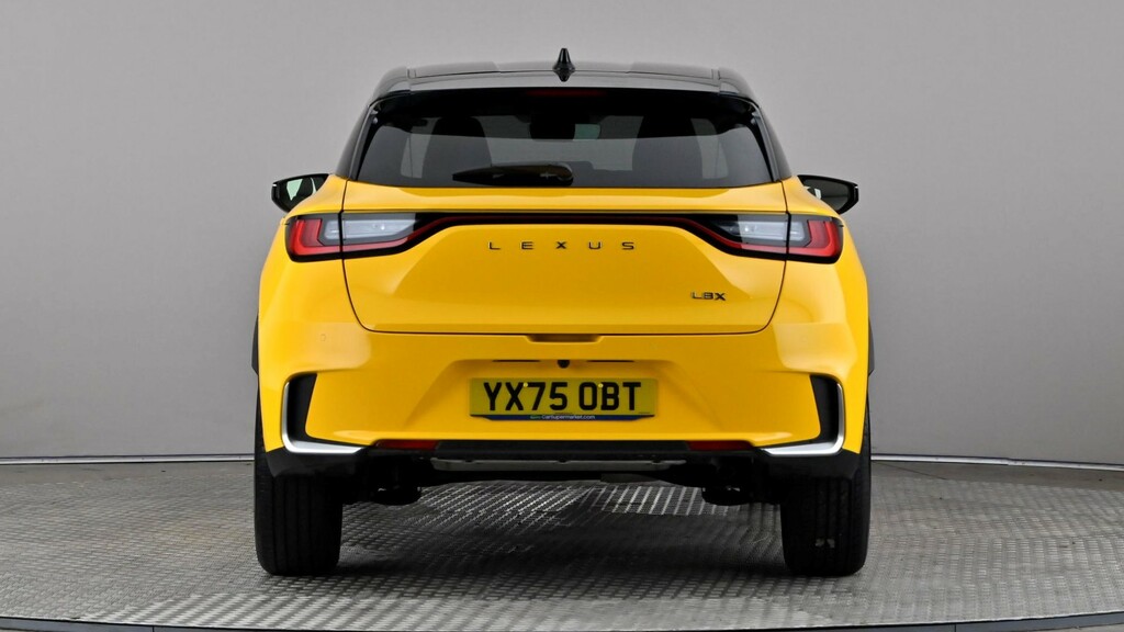Lexus LBX 1.5 Takumi E-cvt Yellow #5