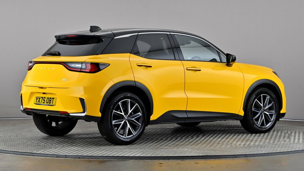 Lexus LBX 1.5 Takumi E-cvt Yellow #6