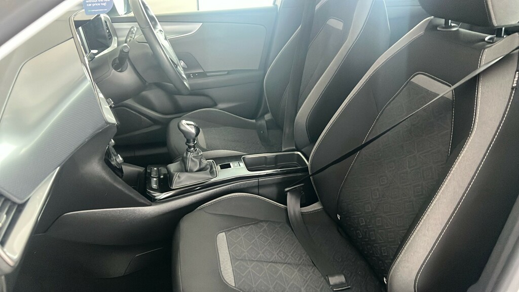 Vauxhall Mokka Hatchback White #17