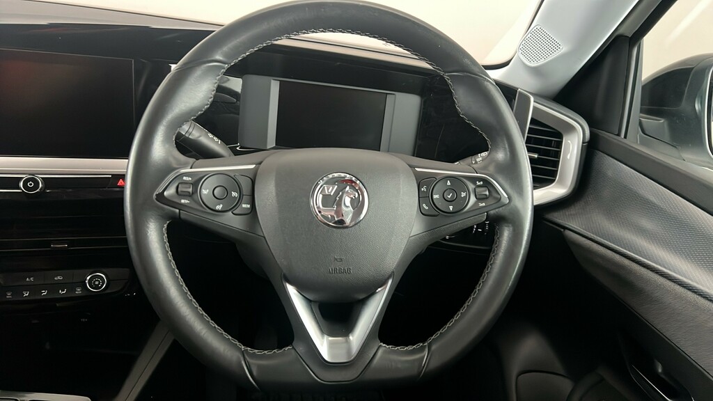 Vauxhall Mokka Hatchback White #14