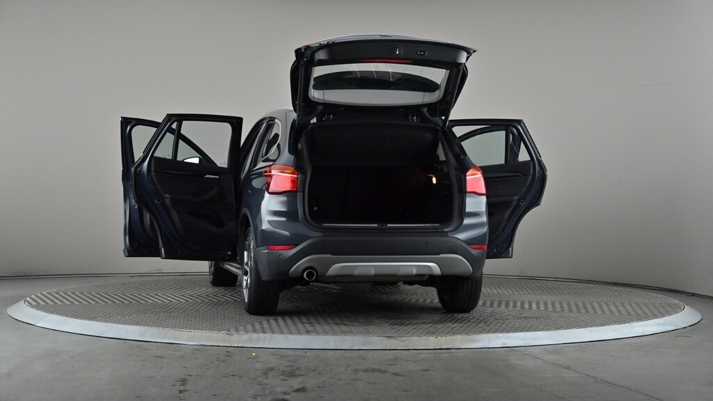 BMW X1 Xline Black #11