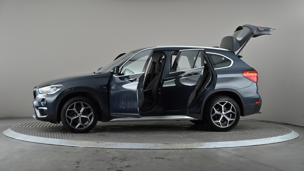 BMW X1 Xline Black #9