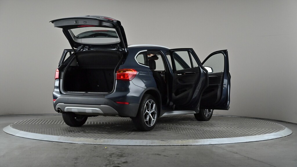 BMW X1 Xline Black #12