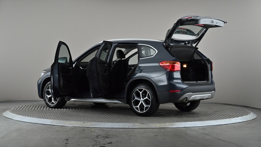 BMW X1 Xline Black #10