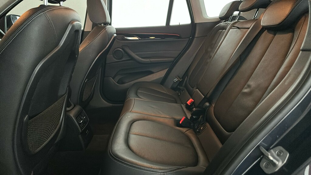 BMW X1 Xline Black #18