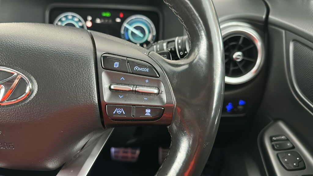 Hyundai Kona Hatchback Red #30