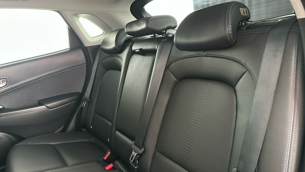 Hyundai Kona Hatchback Red #18