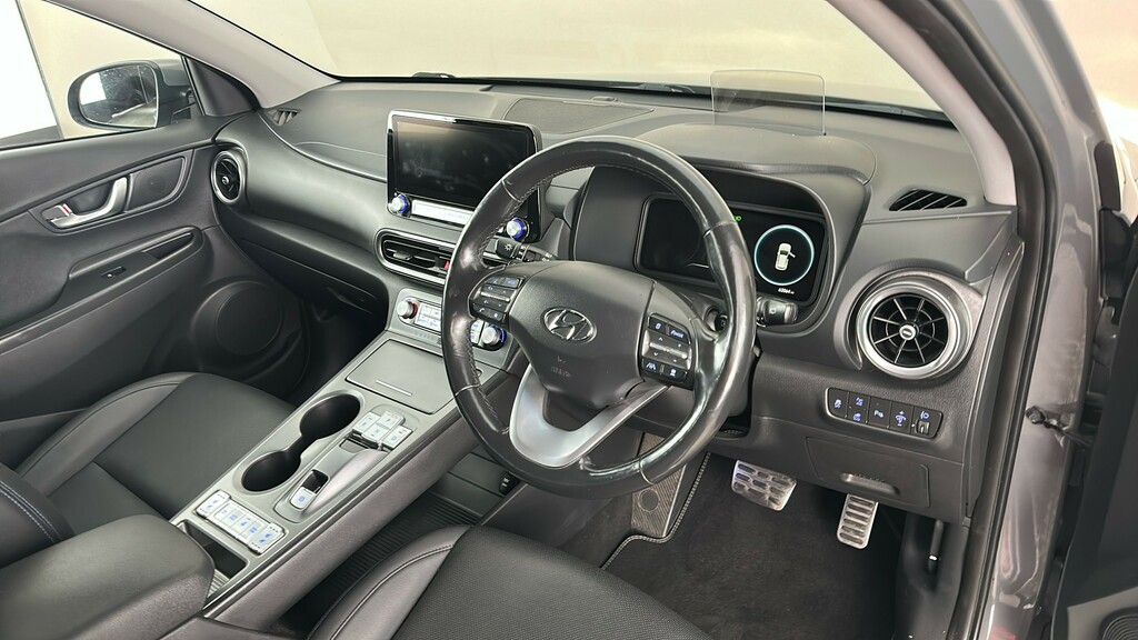 Hyundai Kona Hatchback Red #31