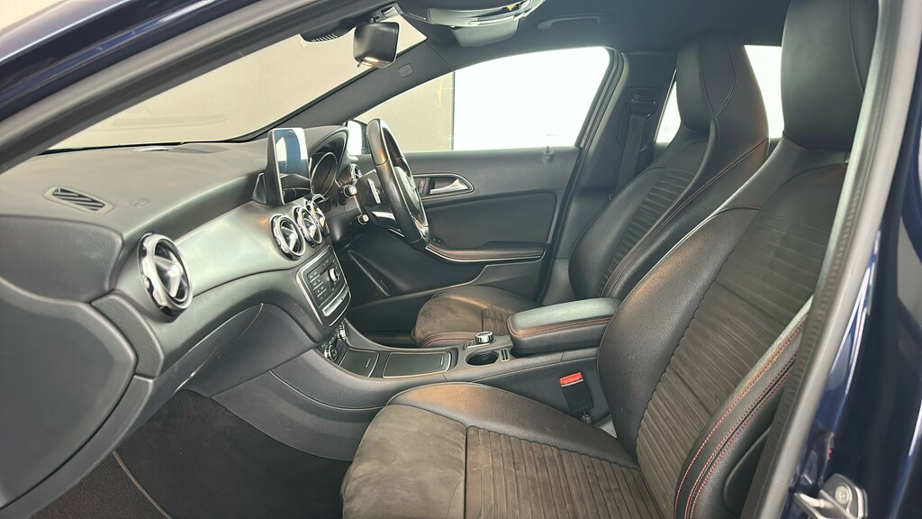 Mercedes-Benz GLA Class 1.6 Gla200 Amg Line Executive 7G-dct Grey #17