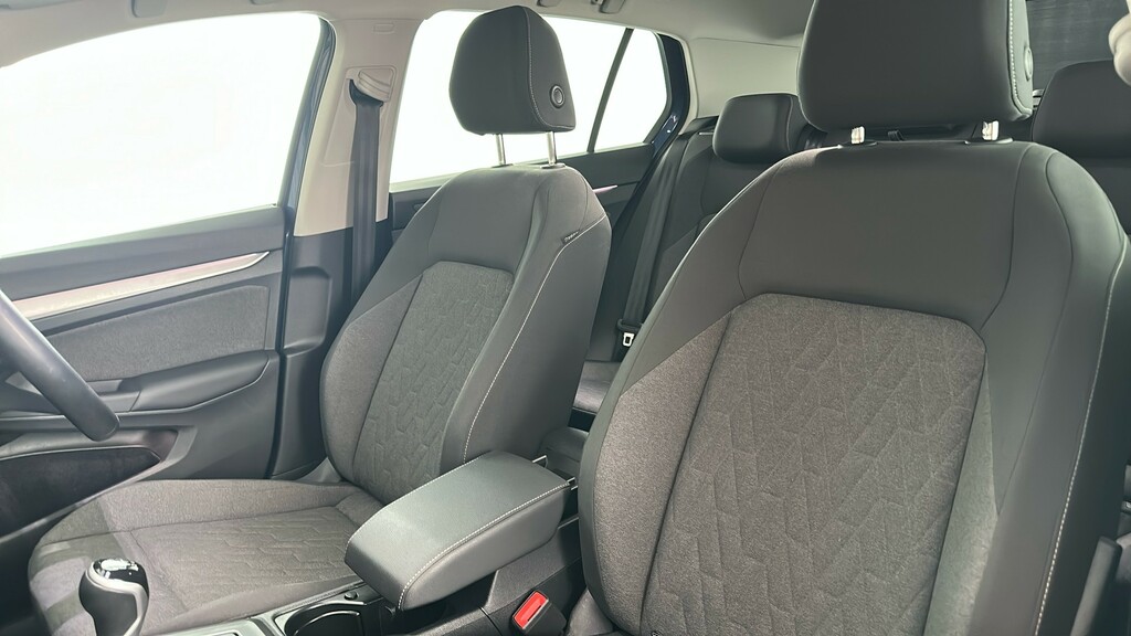 Volkswagen Golf Match Black #17