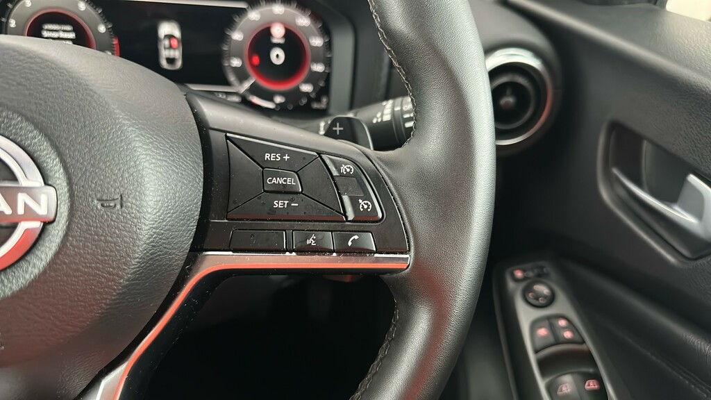 Nissan Juke Hatchback Red #29