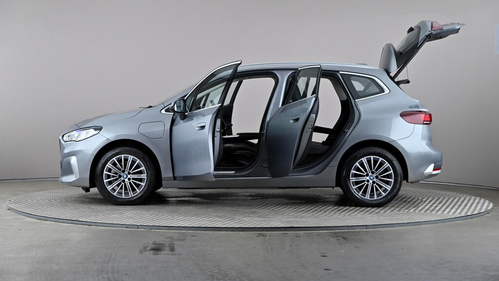 BMW 2 Series Active Tourer Luxury Black #9