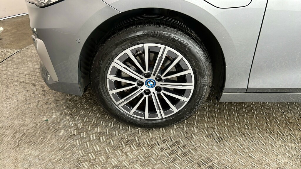 BMW 2 Series Active Tourer Luxury Black #19