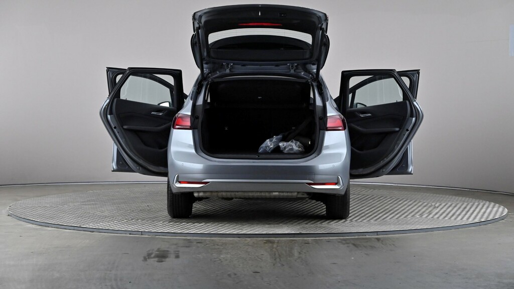 BMW 2 Series Active Tourer Luxury Black #11