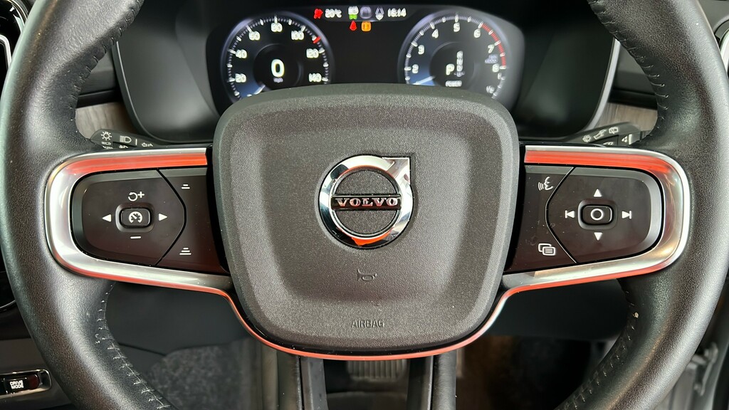 Volvo XC40 Suv Black #27