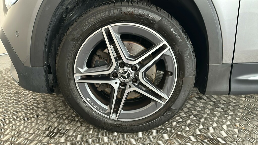Mercedes-Benz GLB Class Suv Black #19
