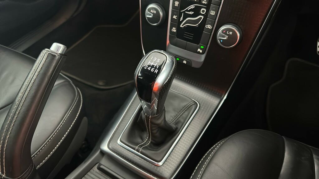 Volvo V40 R-design Nav Plus Silver #27