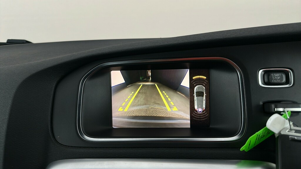 Volvo V40 R-design Nav Plus Silver #25