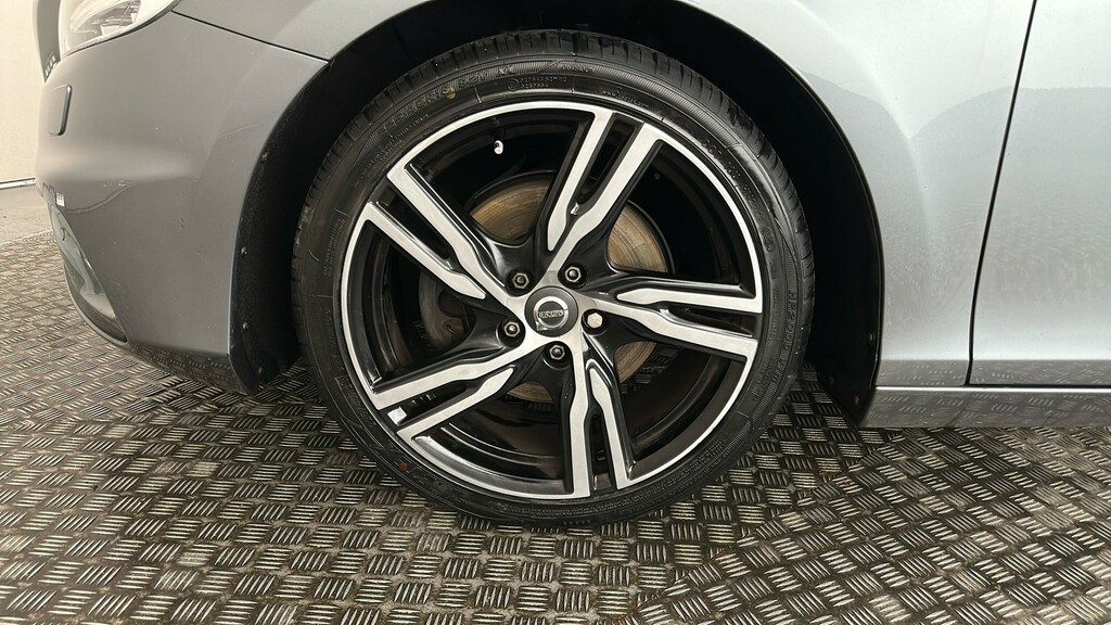 Volvo V40 R-design Nav Plus Silver #19