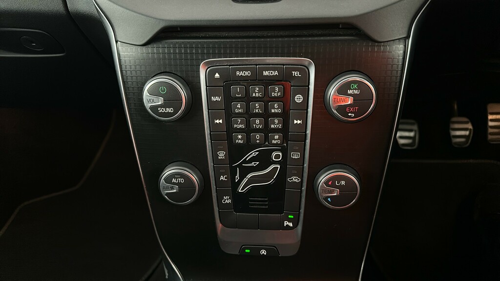 Volvo V40 R-design Nav Plus Silver #26