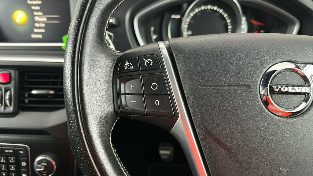 Volvo V40 R-design Nav Plus Silver #28