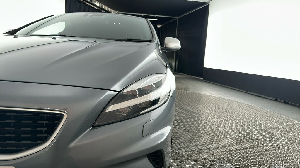 Volvo V40 R-design Nav Plus Silver #20