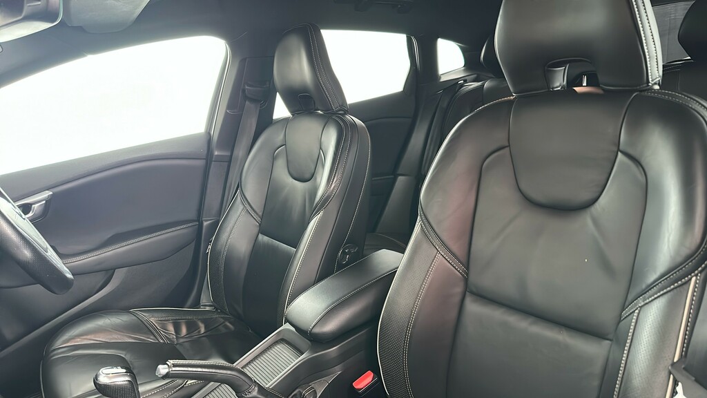 Volvo V40 R-design Nav Plus Silver #17