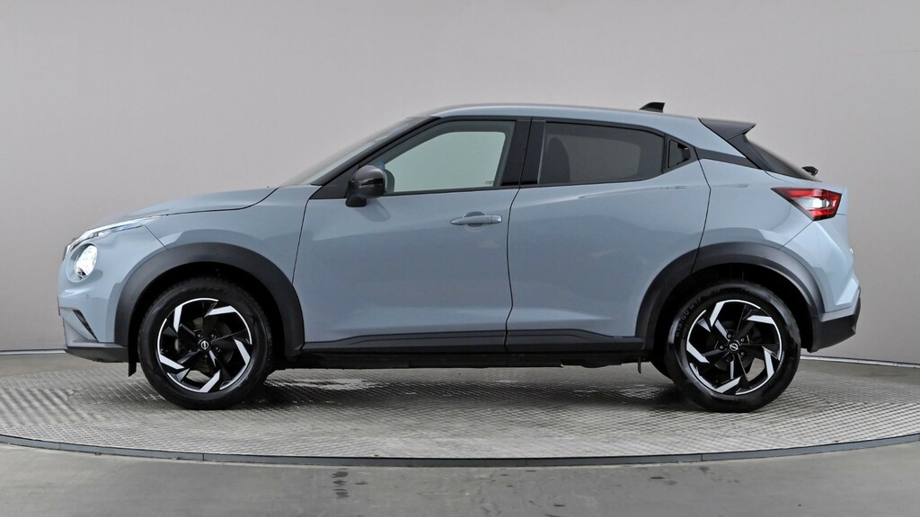 Nissan Juke Tekna Blue #3