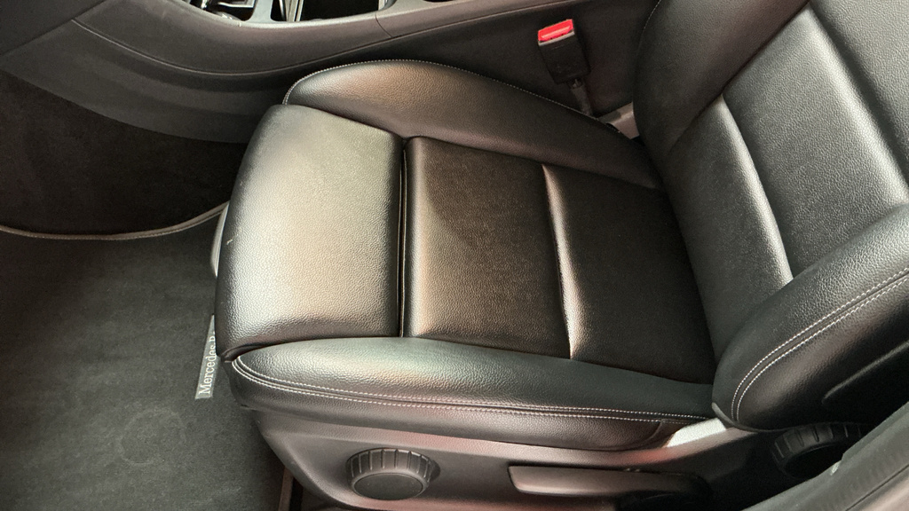 Mercedes-Benz GLA Class Black #23
