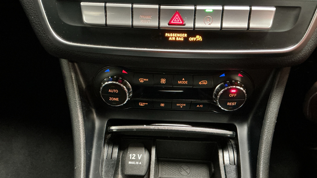 Mercedes-Benz GLA Class Black #38