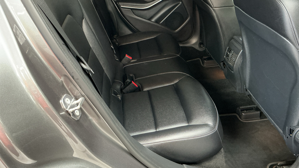 Mercedes-Benz GLA Class Black #17