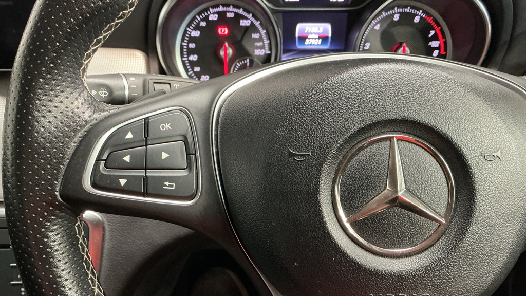 Mercedes-Benz GLA Class Black #29