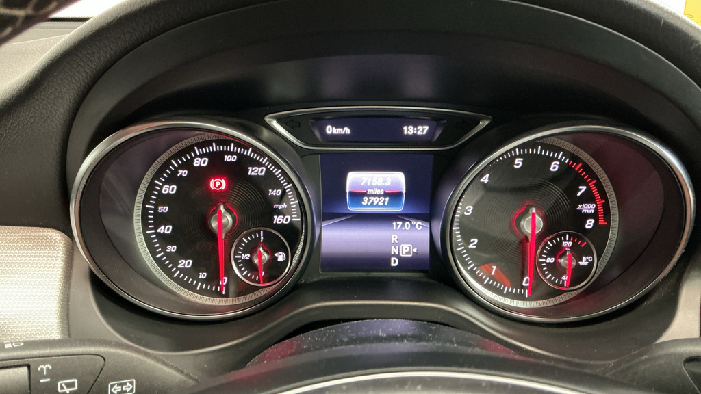 Mercedes-Benz GLA Class Black #30
