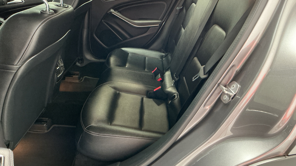 Mercedes-Benz GLA Class Black #20