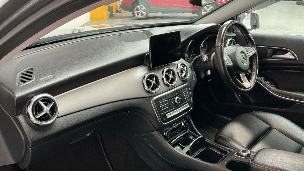 Mercedes-Benz GLA Class Black #22