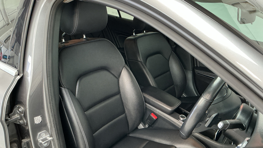 Mercedes-Benz GLA Class Black #15