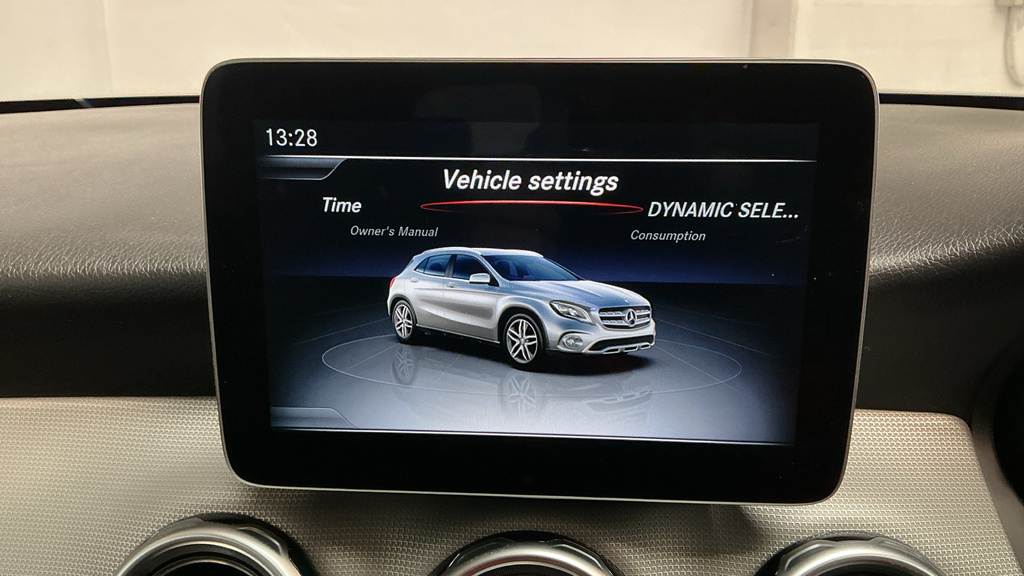 Mercedes-Benz GLA Class Black #35