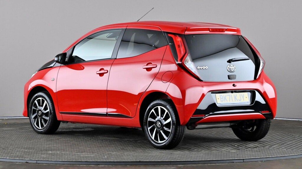 Toyota Aygo 1.0 Vvt-i X-trend Tss X-shift Red #4