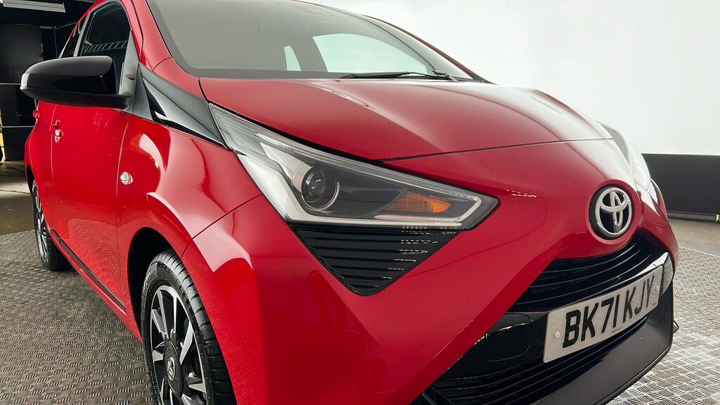 Toyota Aygo Hatchback Silver #19