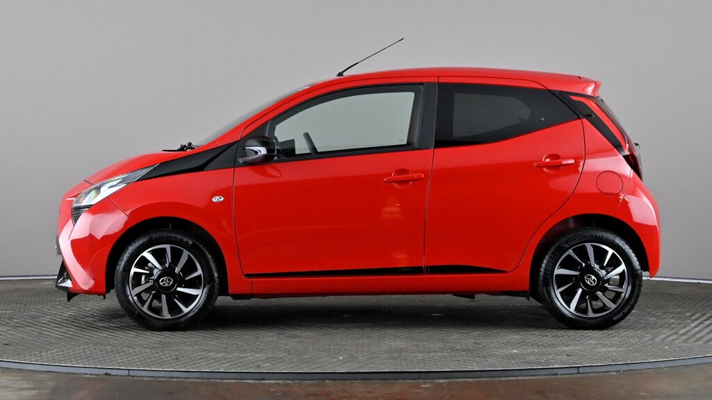 Toyota Aygo 1.0 Vvt-i X-trend Tss X-shift Red #3