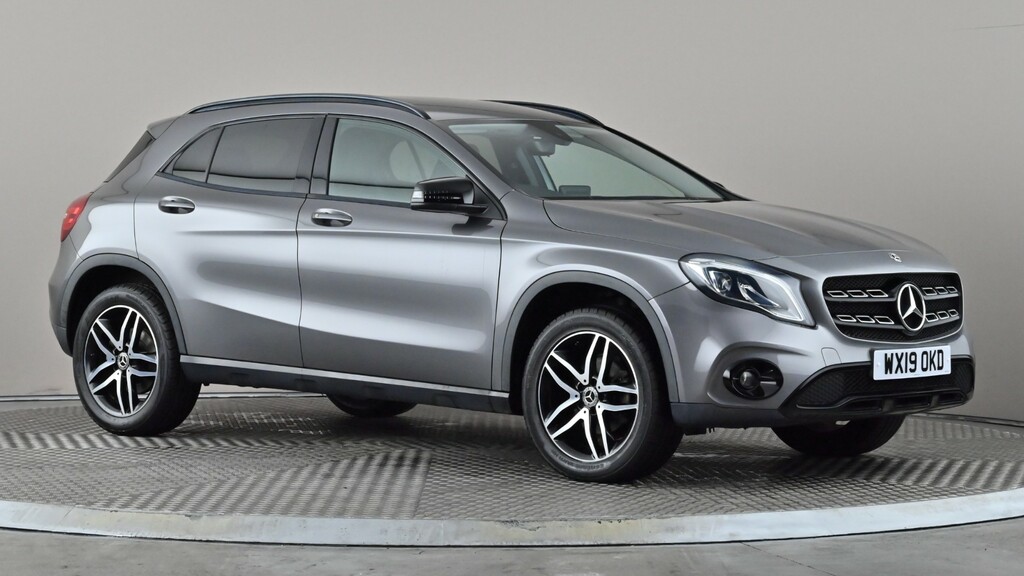 Mercedes-Benz GLA Class  Red #1