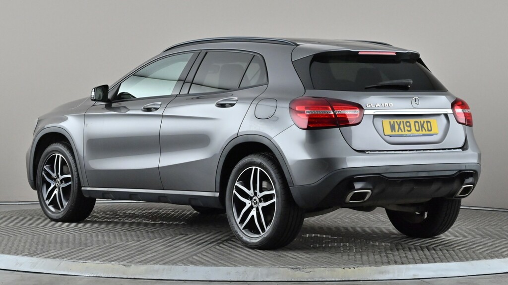 Mercedes-Benz GLA Class  Red #4