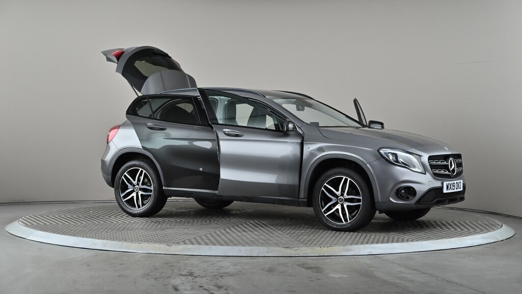 Mercedes-Benz GLA Class  Red #7
