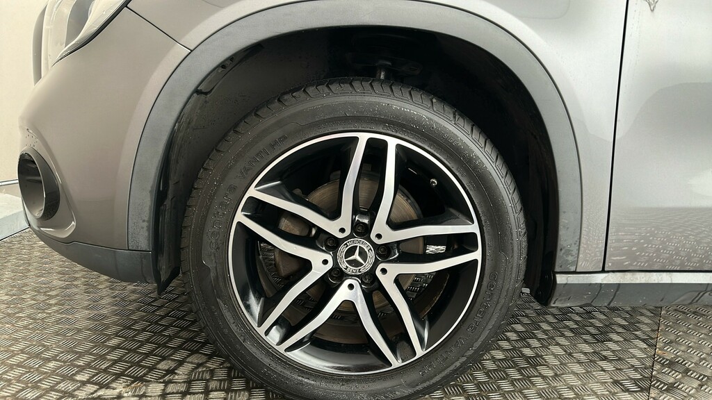 Mercedes-Benz GLA Class  Red #19