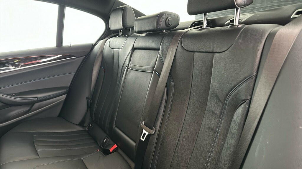 BMW 5 Series Se Blue #18