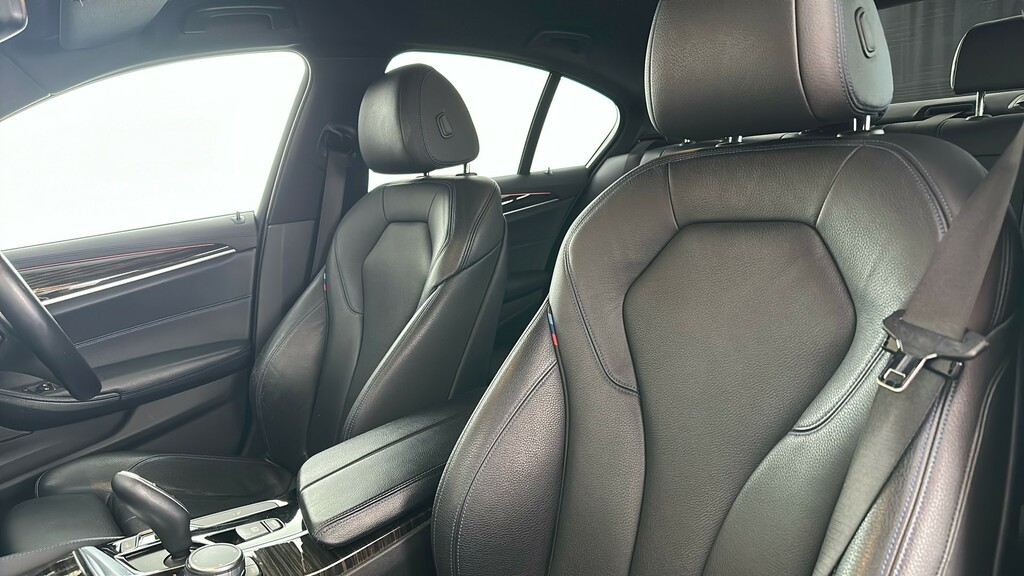 BMW 5 Series Se Blue #17