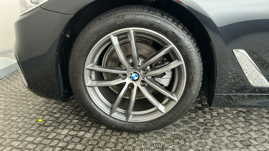 BMW 5 Series Se Blue #19