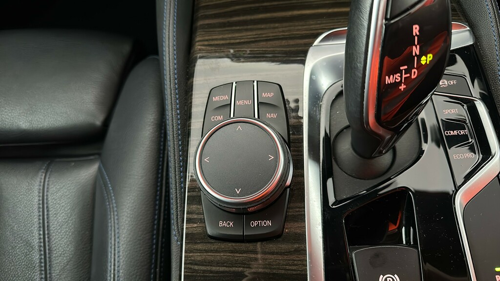 BMW 5 Series Se Blue #27