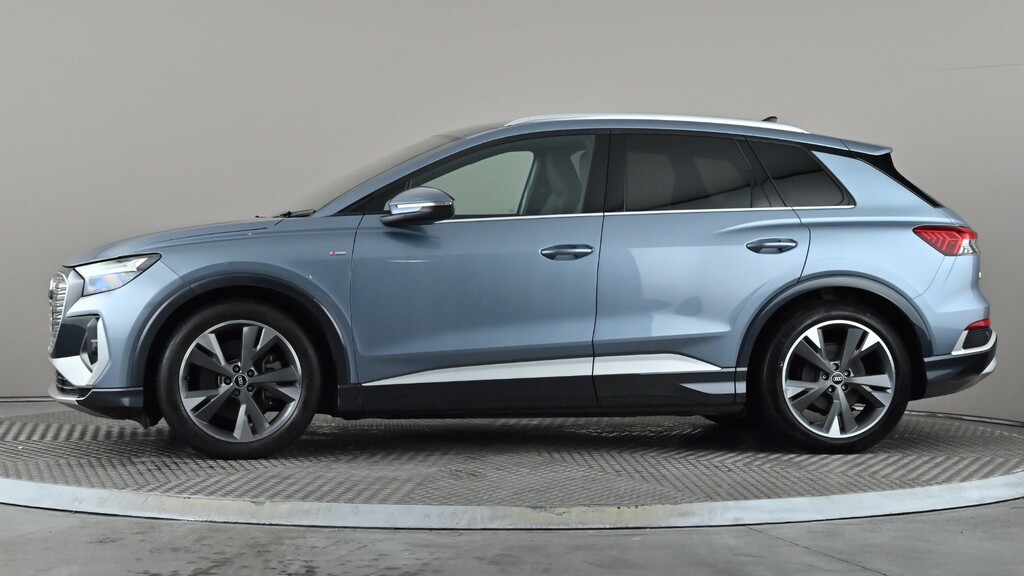 Audi Q4 E Tron Q4 E-tron Sportback 40 S Line Launch Edition Black #3